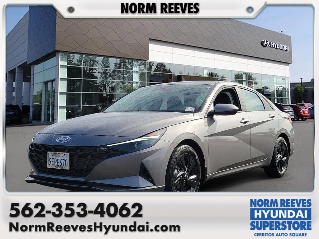 2023 Hyundai Elantra SEL FWD