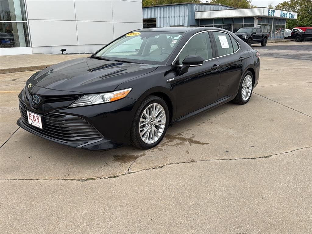 2019 Toyota Camry Hybrid XLE FWD