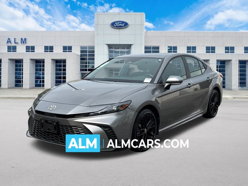 2025 Toyota Camry SE FWD