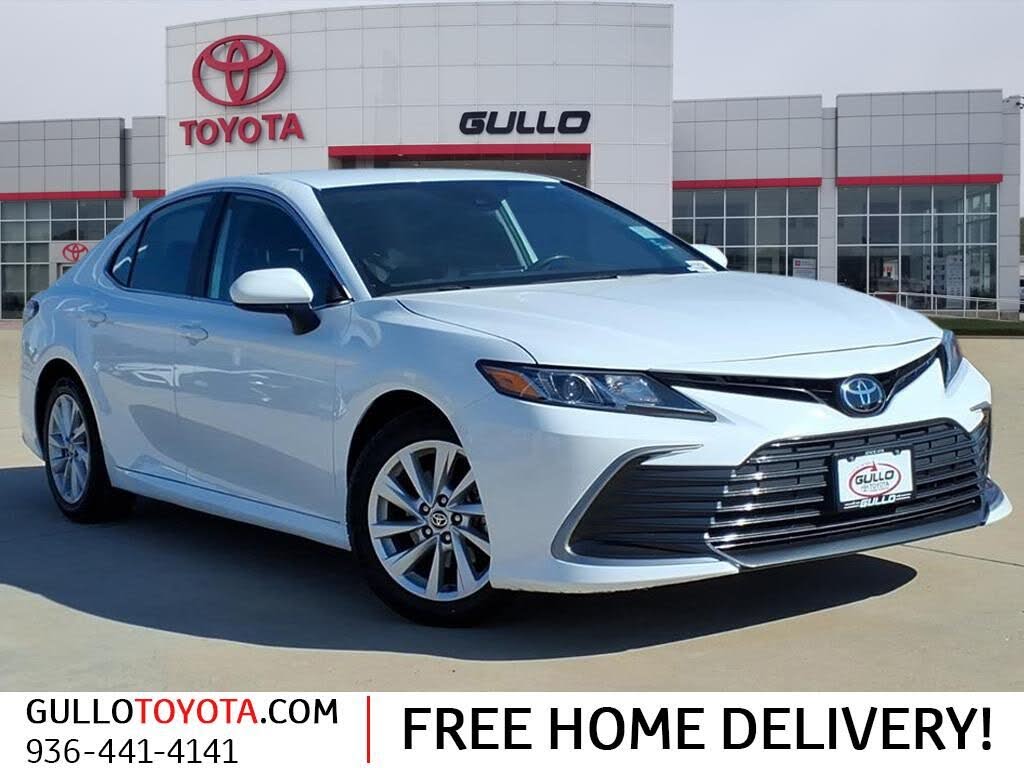 2024 Toyota Camry LE FWD
