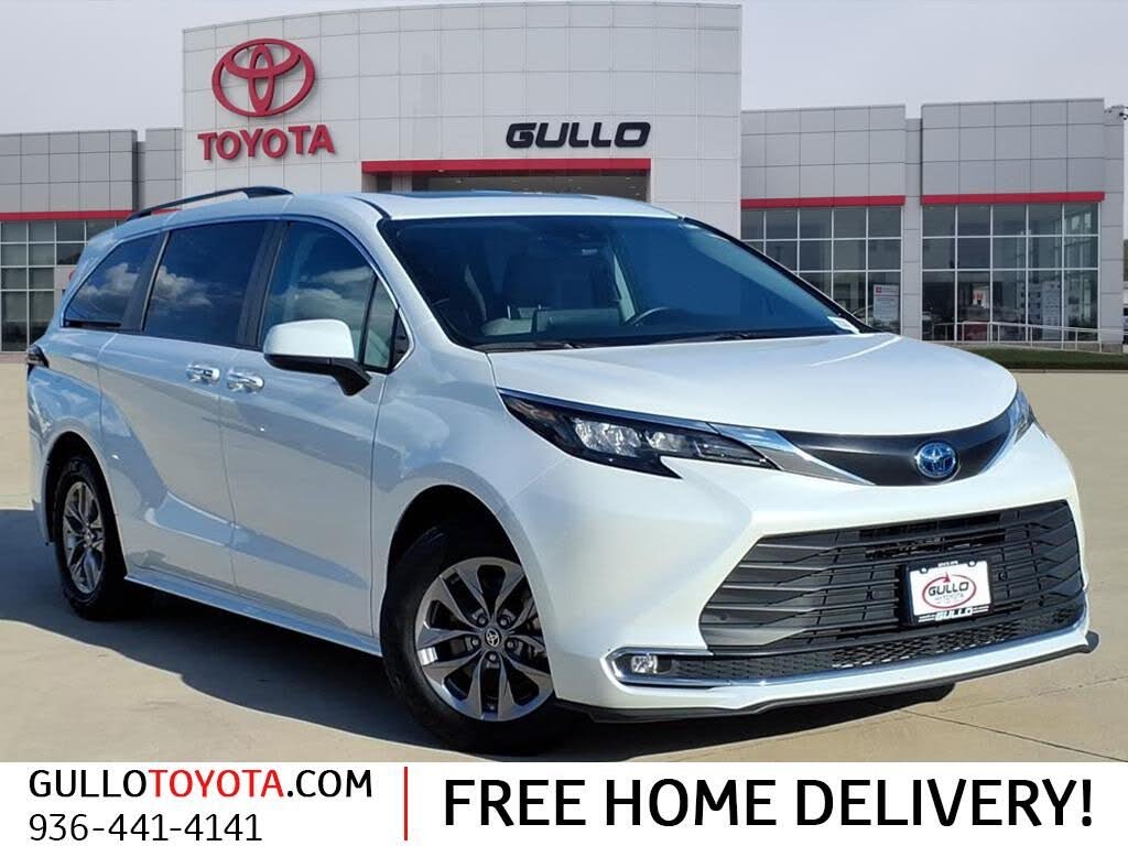 2024 Toyota Sienna XLE 7-Passenger FWD