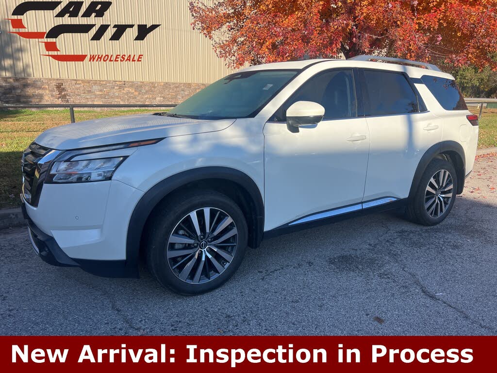 2022 Nissan Pathfinder Platinum FWD