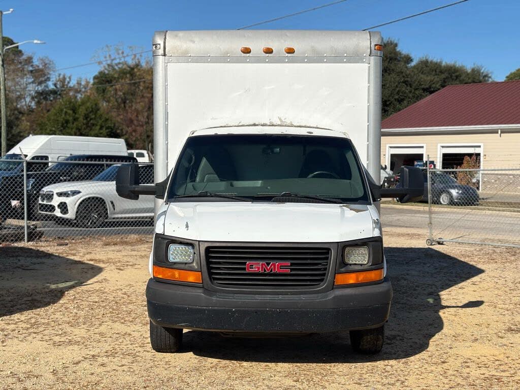 2011 GMC Savana Chassis 3500 159 Cutaway with 1WT RWD