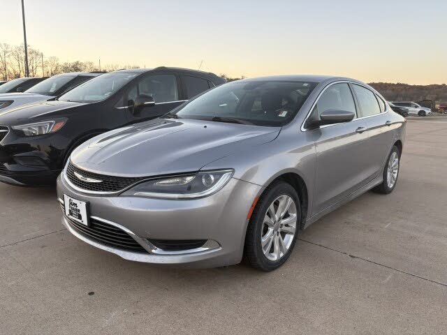 2015 Chrysler 200 Limited Sedan FWD