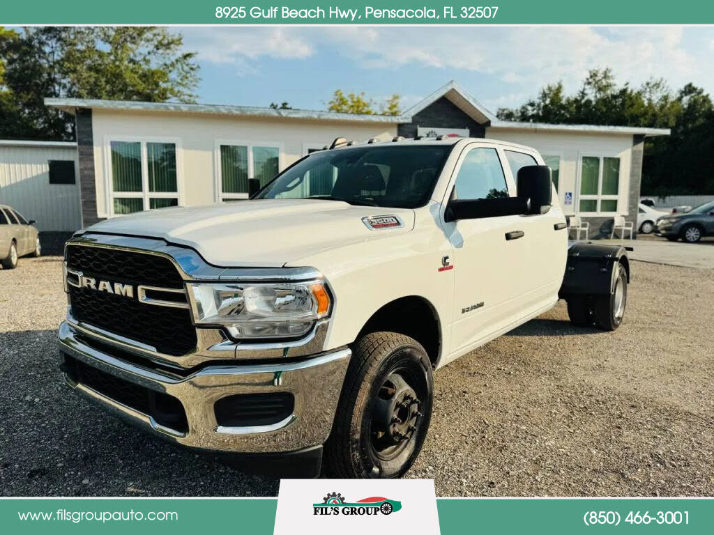 2022 RAM 3500 Chassis Tradesman Crew Cab DRW 4WD