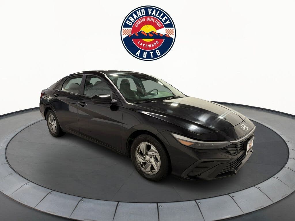 2024 Hyundai Elantra SE FWD