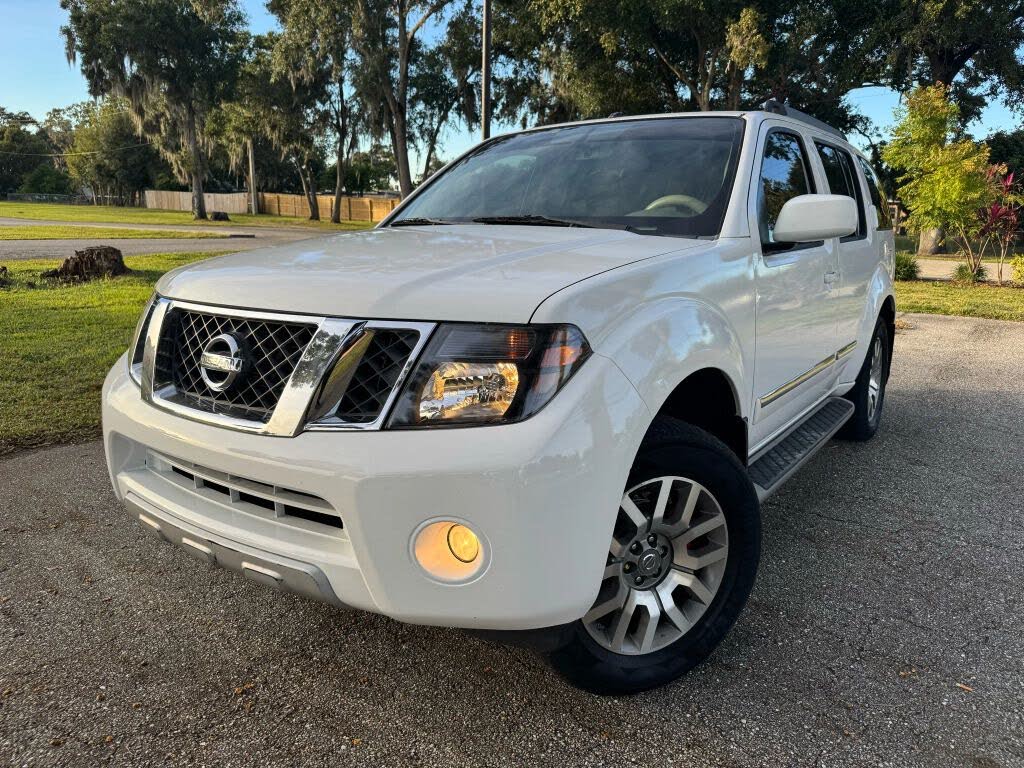 2010 Nissan Pathfinder LE V6
