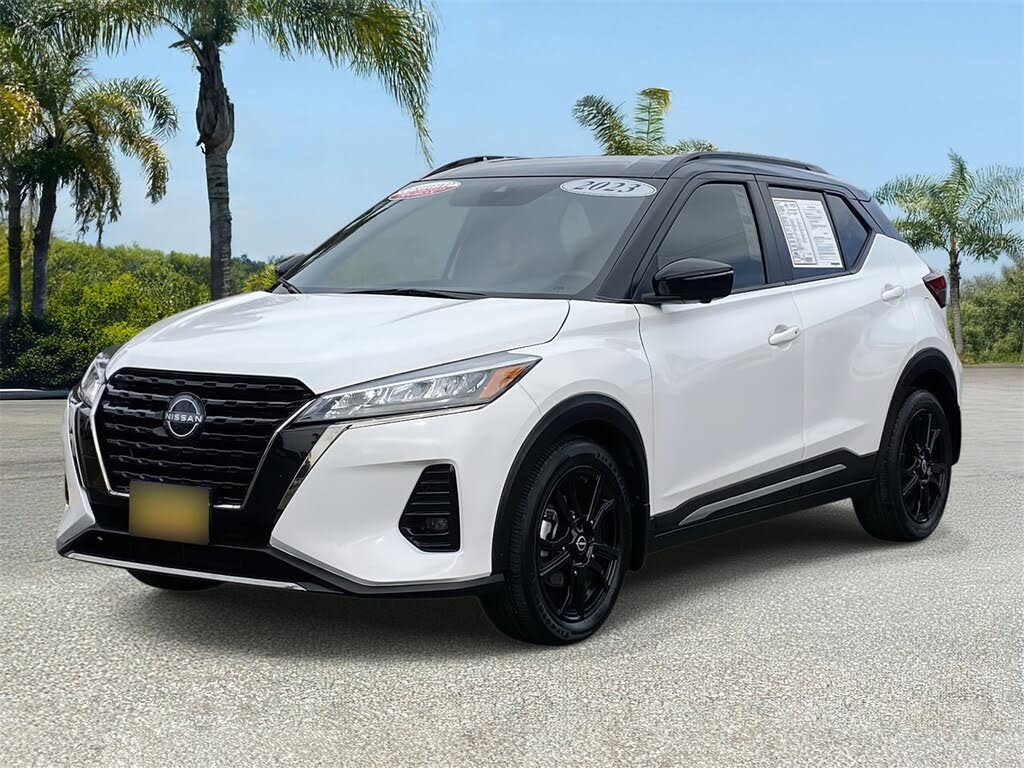 2023 Nissan Kicks SR FWD