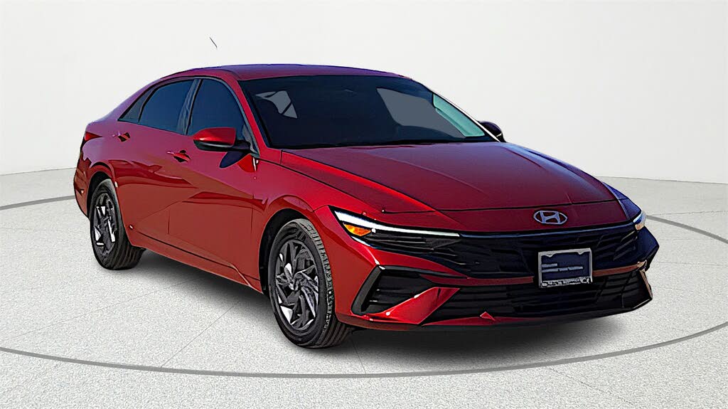 2024 Hyundai Elantra SEL FWD