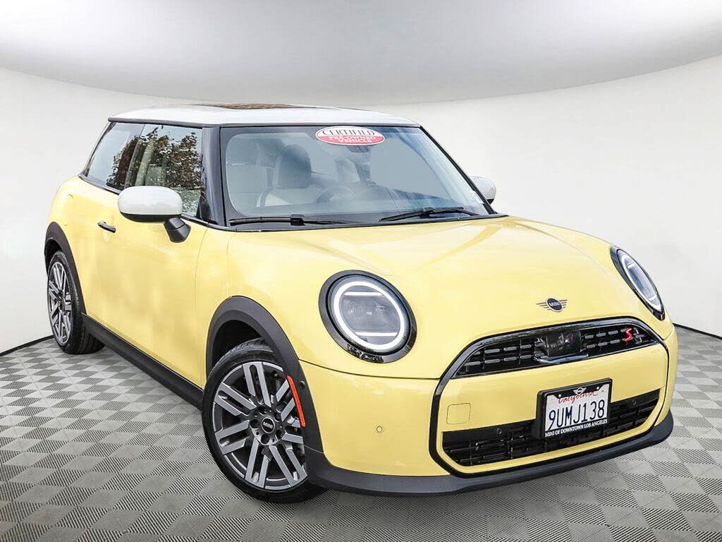 2025 MINI Cooper S Signature Trim 2-door Hatchback