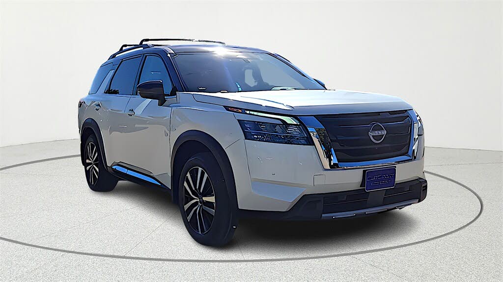 2024 Nissan Pathfinder Platinum FWD