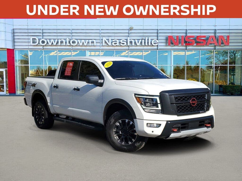 2024 Nissan Titan PRO-4X Crew Cab 4WD