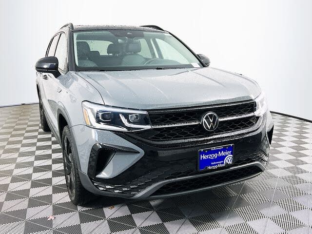 2024 Volkswagen Taos SE Black 4Motion