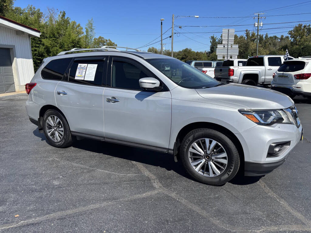 2017 Nissan Pathfinder SL