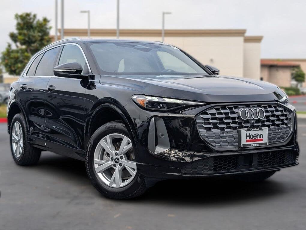 2025 Audi Q5 quattro Premium 40 TFSI