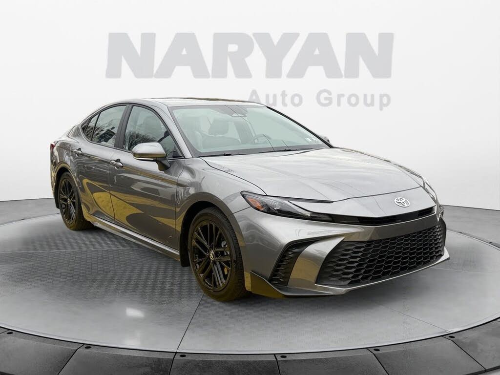 2025 Toyota Camry SE FWD