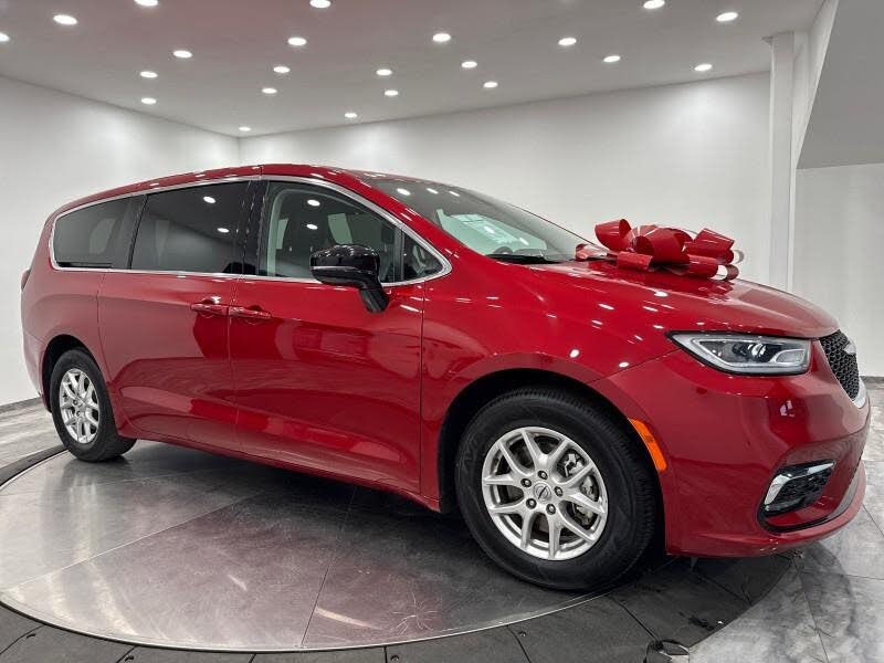 2024 Chrysler Pacifica Touring L FWD