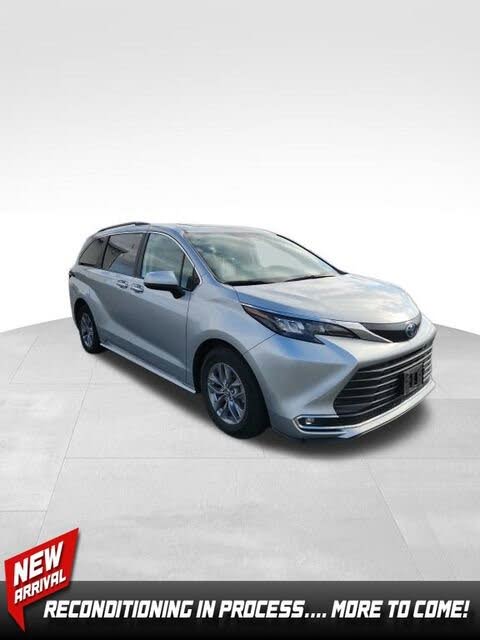2024 Toyota Sienna XLE 7-Passenger FWD