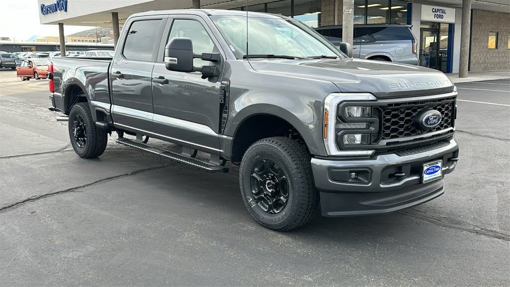 2026 Ford F-250 Super Duty XL Crew Cab 4WD