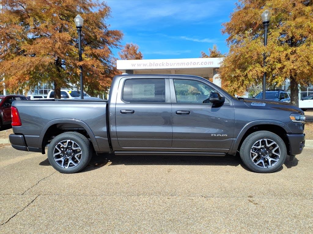 2026 RAM 1500 Laramie Crew Cab 4WD