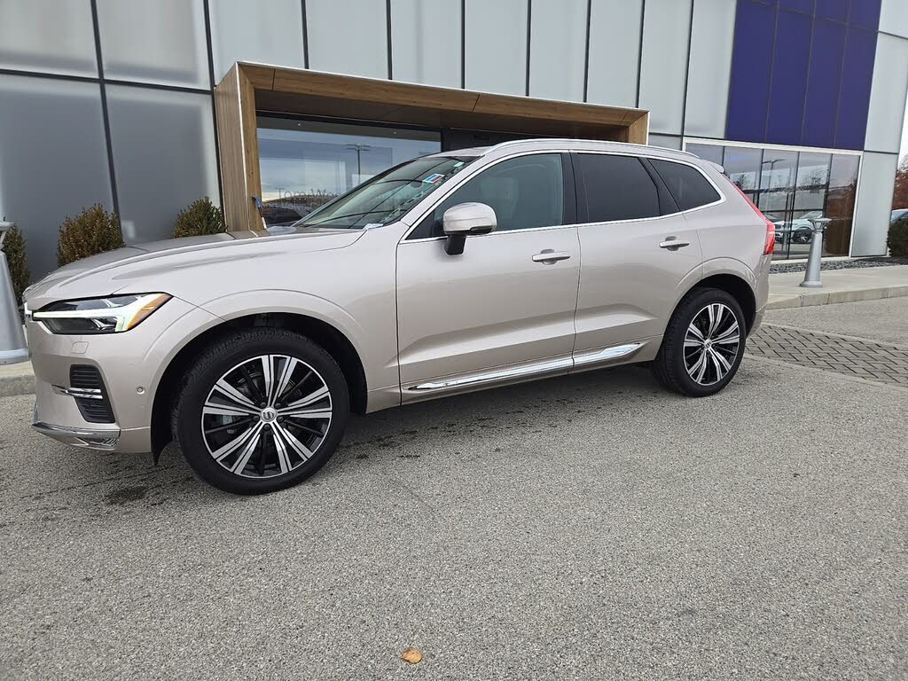2023 Volvo XC60 B5 Plus Bright Theme AWD