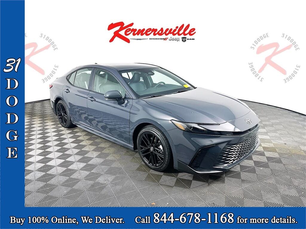 2025 Toyota Camry SE FWD