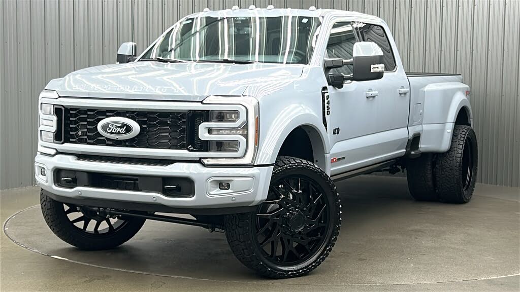 2025 Ford F-450 Super Duty Platinum Crew Cab LB DRW 4WD
