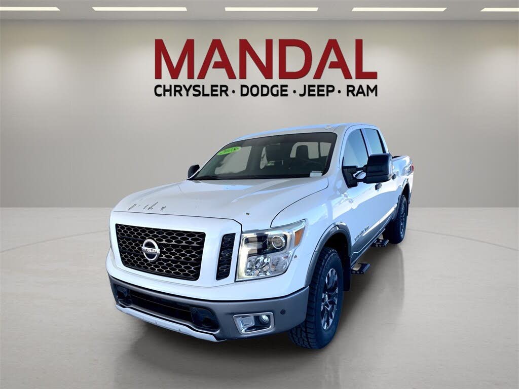2018 Nissan Titan PRO-4X Crew Cab 4WD