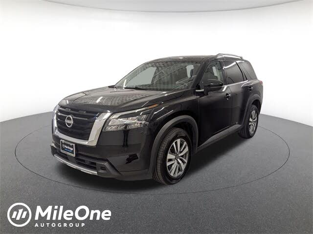 2025 Nissan Pathfinder SL 4WD