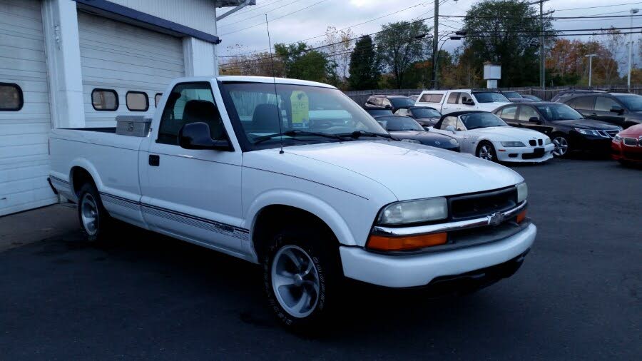 2003 Chevrolet S-10 LS RWD