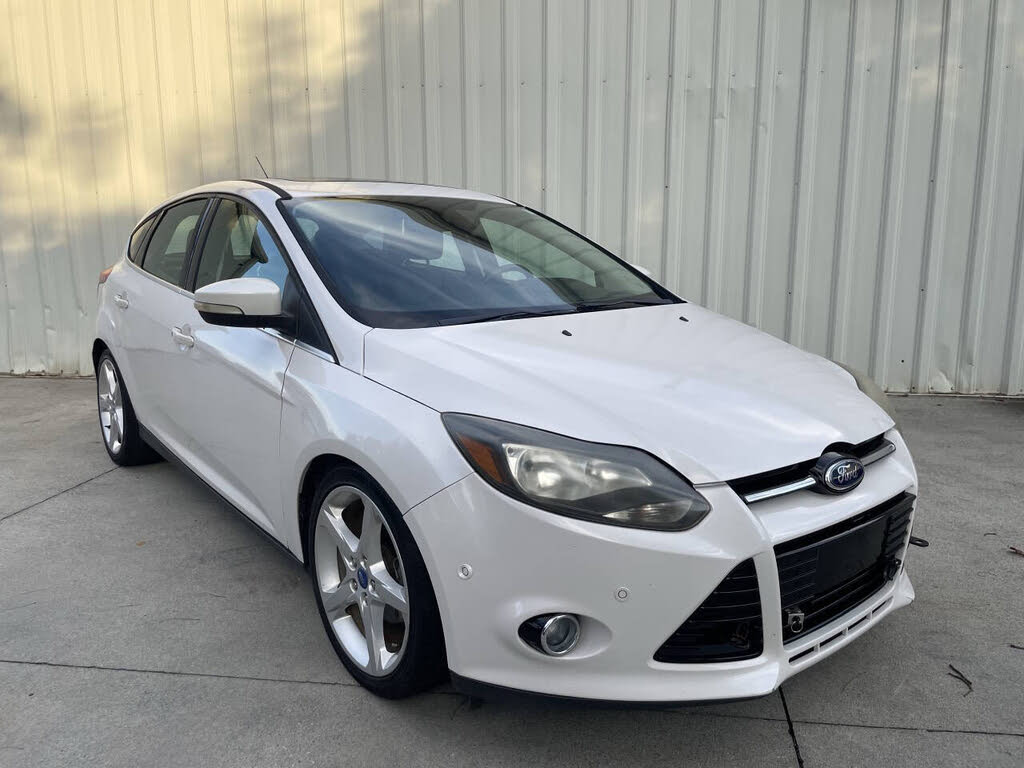 2012 Ford Focus Titanium Hatchback