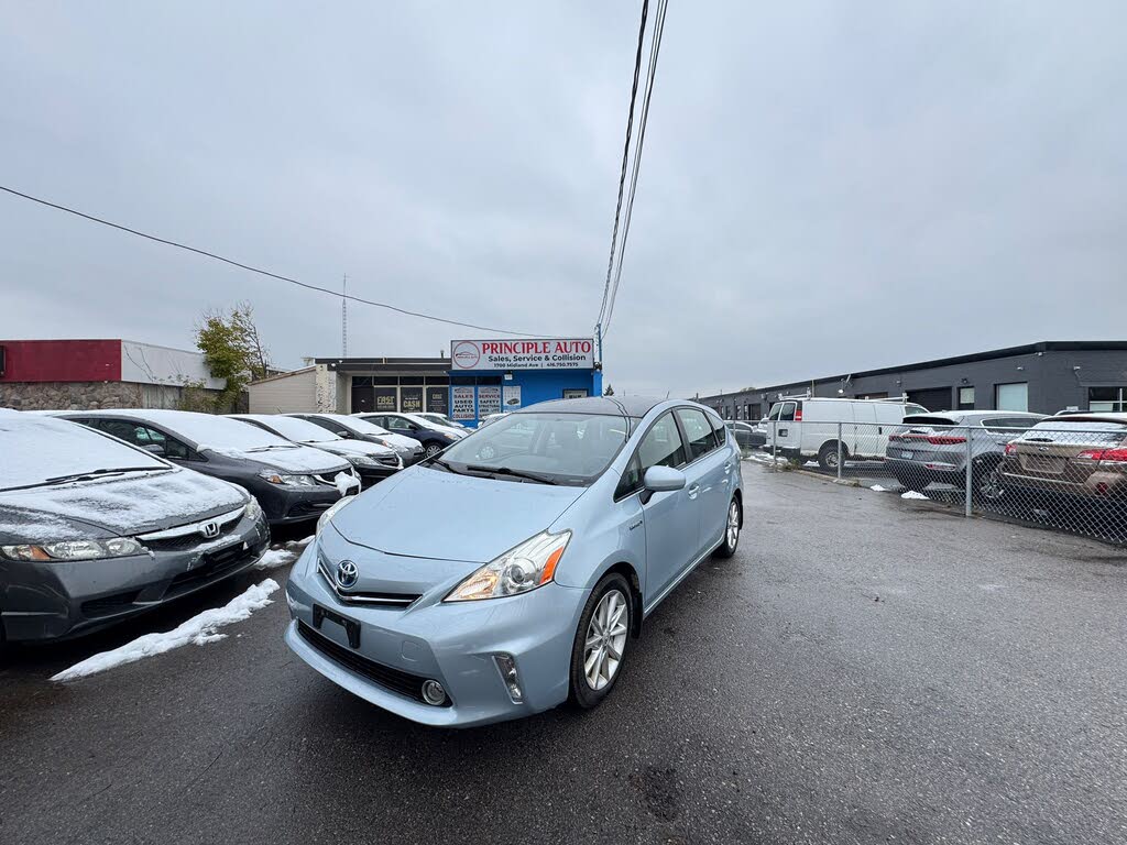 Toyota Prius v Five FWD 2012