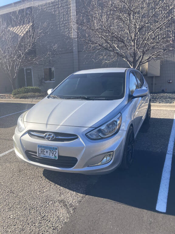 2015 Hyundai Accent GS 4-Door Hatchback FWD