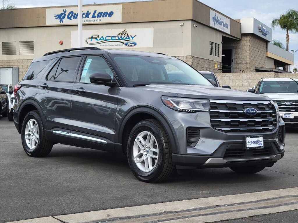 2025 Ford Explorer Active RWD