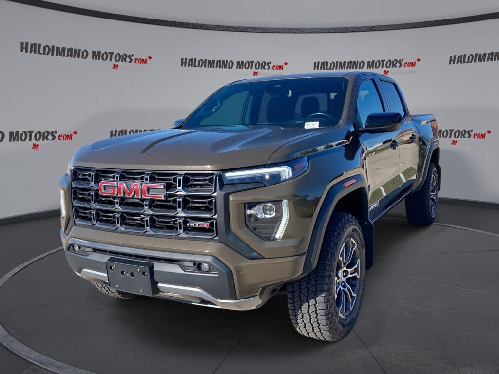 GMC Canyon AT4 Crew Cab 4WD 2023