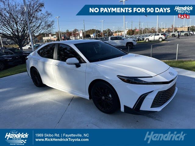 2025 Toyota Camry SE FWD