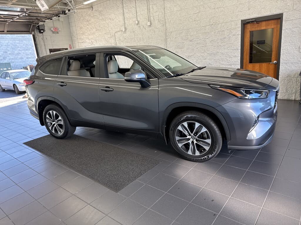 2023 Toyota Highlander XLE AWD