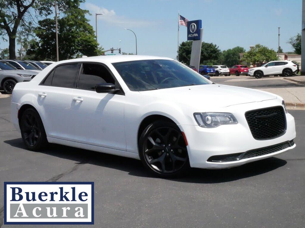 2023 Chrysler 300 Touring RWD