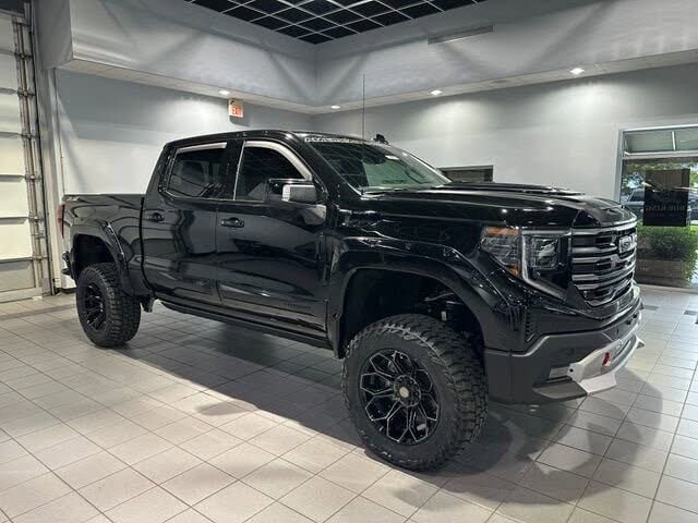 2025 GMC Sierra 1500 AT4 Crew Cab 4WD