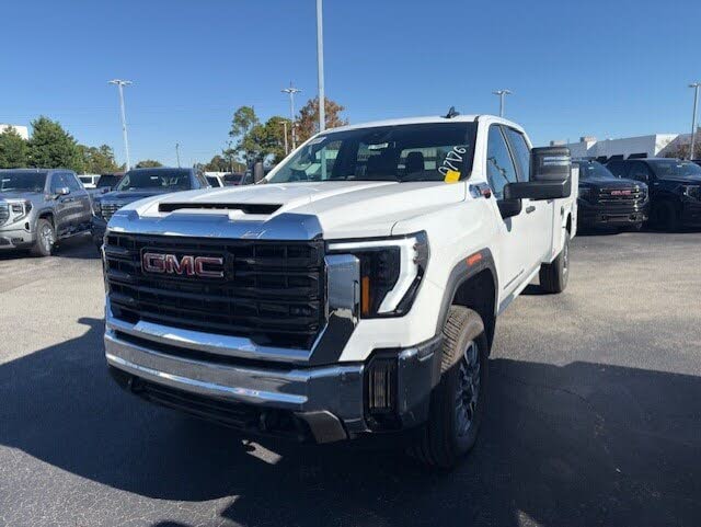 2026 GMC Sierra 3500HD Chassis Pro Crew Cab 4WD