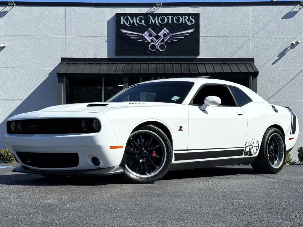 2015 Dodge Challenger R/T Scat Pack RWD