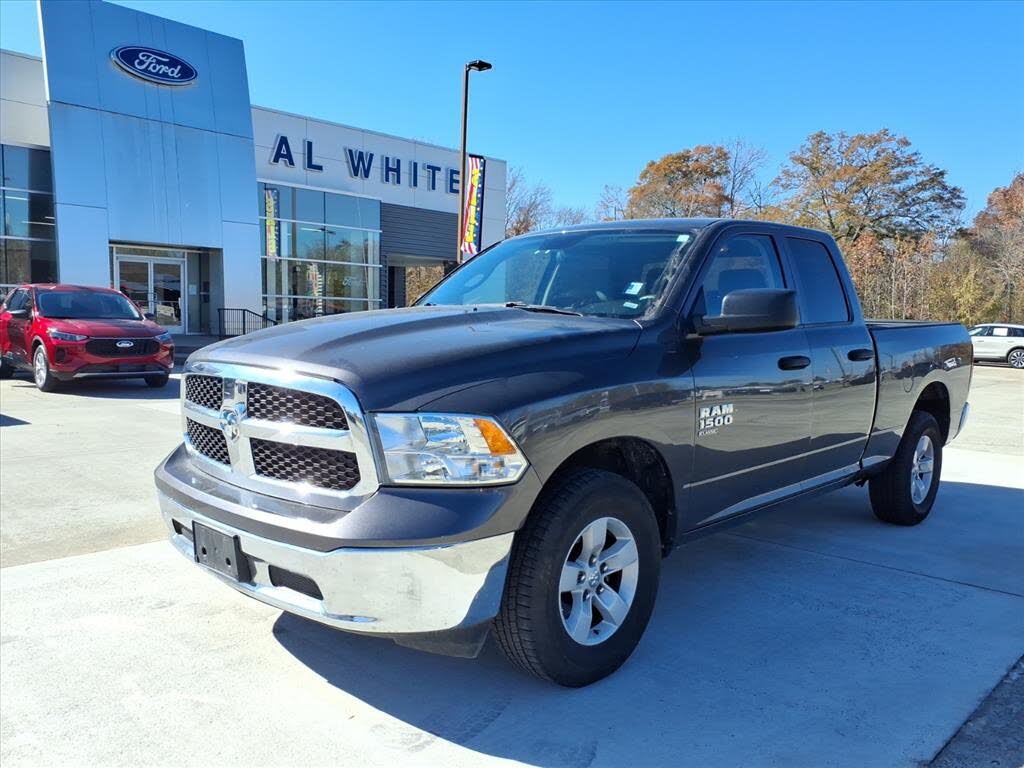 2024 RAM 1500 Classic SLT Quad Cab 4WD