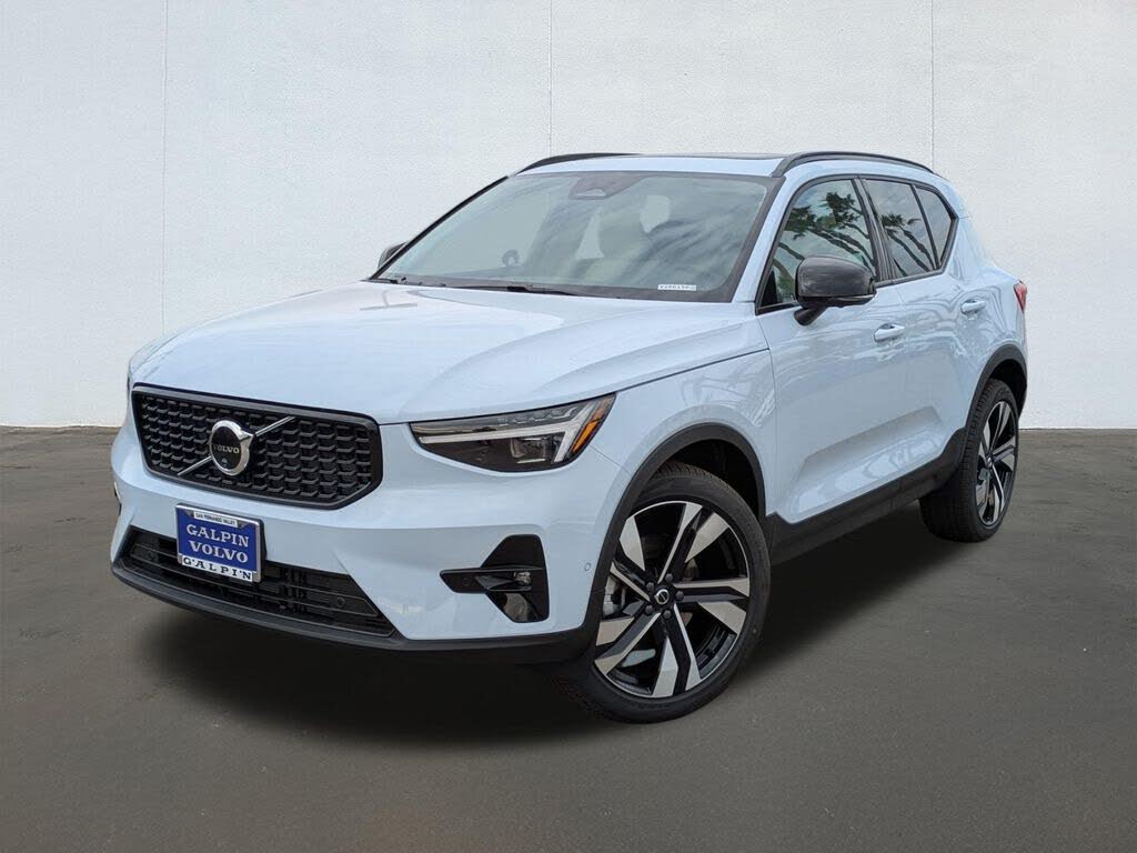 2026 Volvo XC40 B5 Ultra AWD