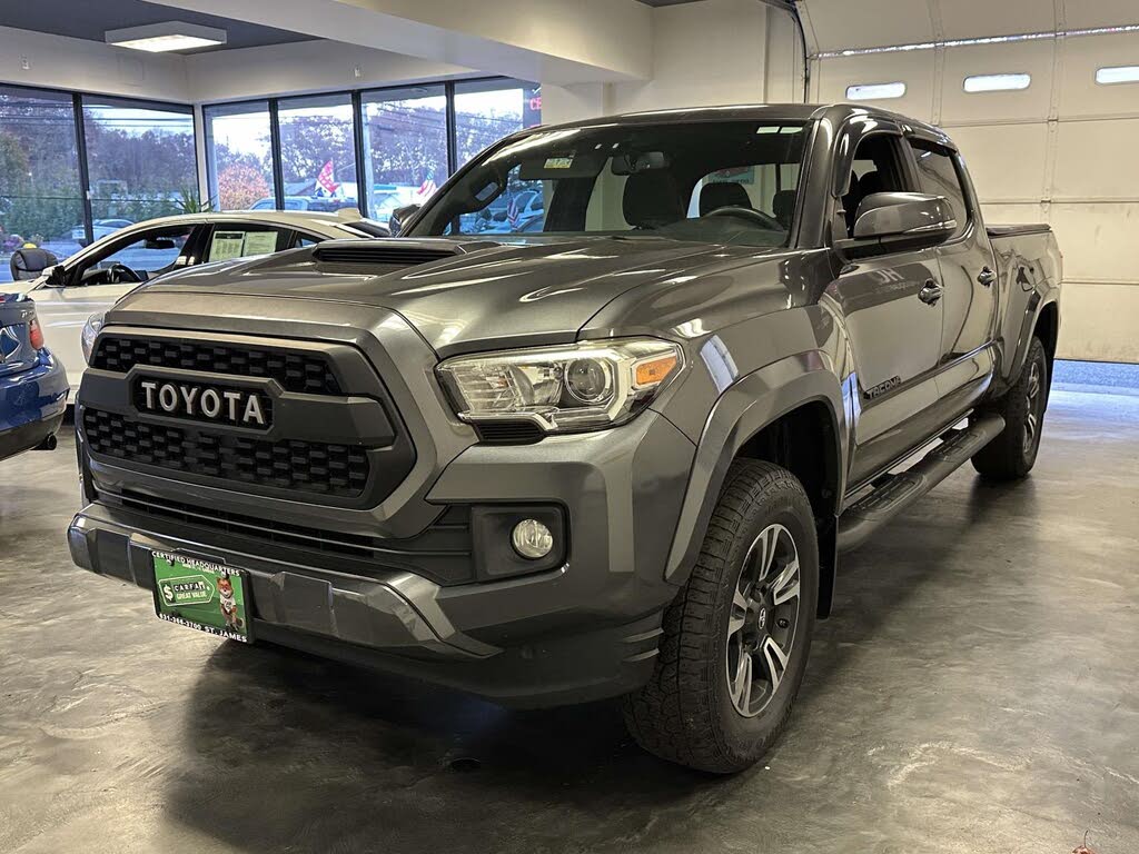 2017 Toyota Tacoma SR5 V6 Double Cab LB 4WD