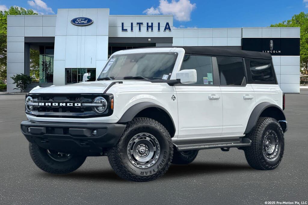 2025 Ford Bronco Outer Banks 4-Door 4WD
