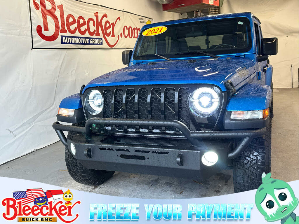 2021 Jeep Gladiator Willys Crew Cab 4WD