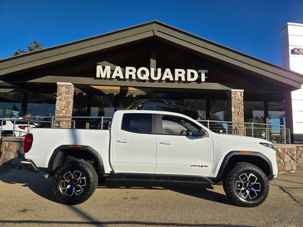 2025 GMC Canyon AT4 Crew Cab 4WD