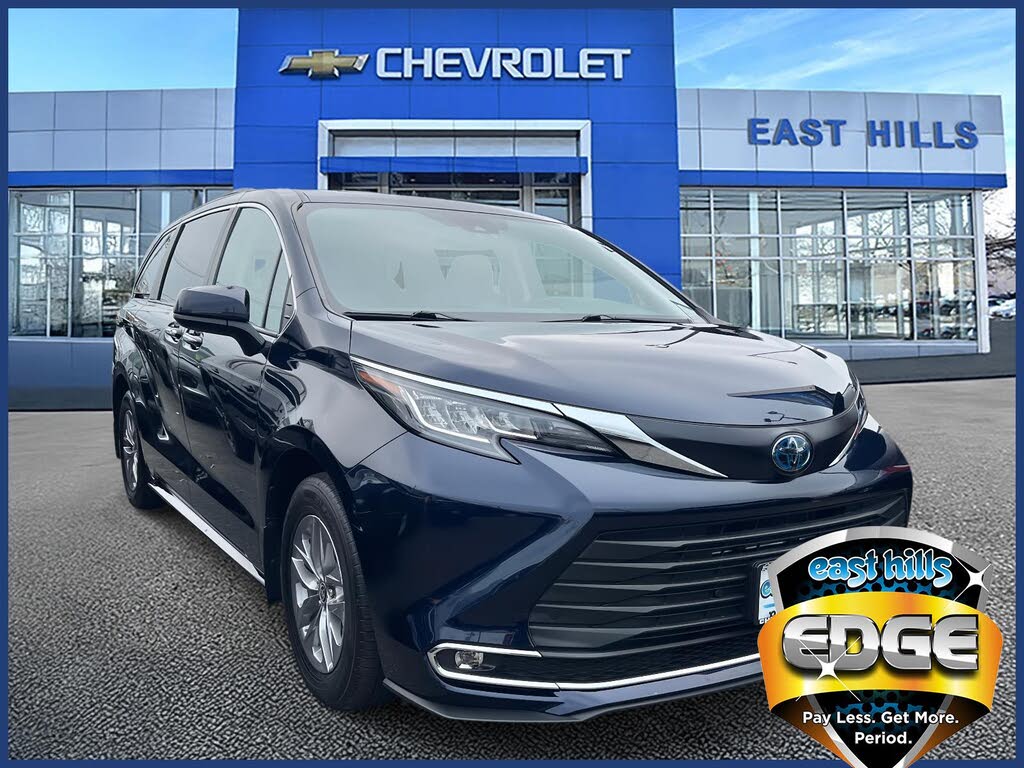 2022 Toyota Sienna XLE 7-Passenger AWD
