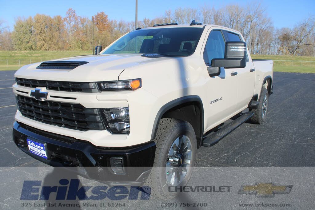 2026 Chevrolet Silverado 2500HD Custom Crew Cab 4WD