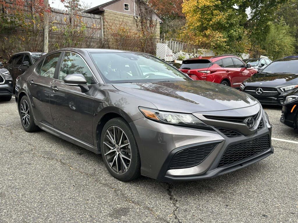 2024 Toyota Camry SE Nightshade FWD